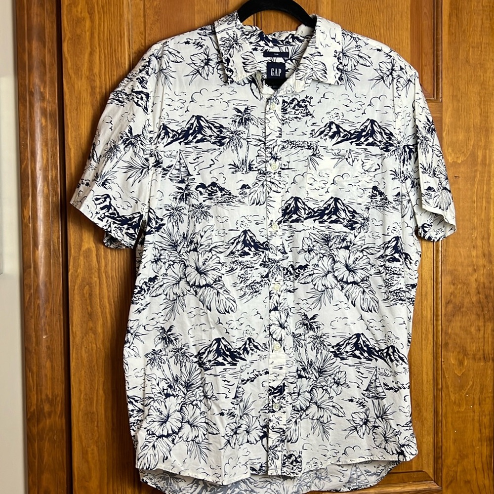 Men's Gap Size XL Button-Down Short-Sleeve Shirt White w/ Navy Print